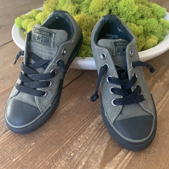 Kids Converse All Stars Army Green Black Shoes NEW Never Worn US12/11.5UK/29EURO - Picture 1 of 9